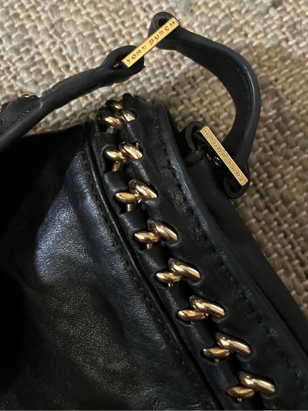 Tory Burch Chain Wrapped Shoulder Bag - Picture 4 of 7